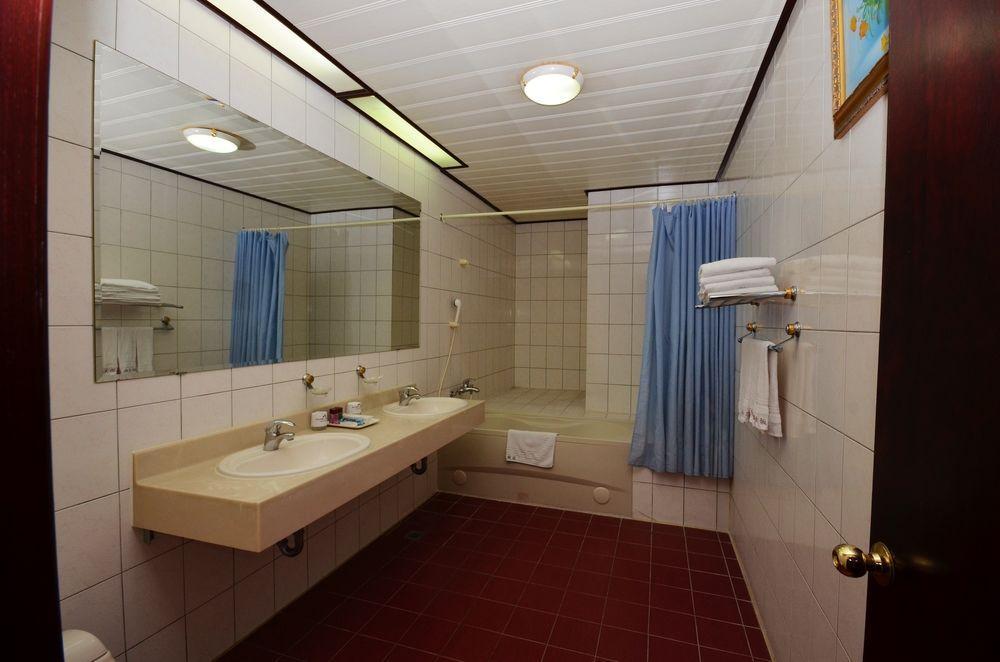 Abbo Hotel Đài Nam Ngoại thất bức ảnh