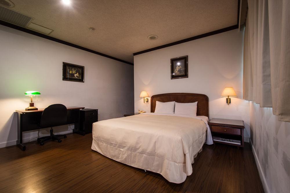 Abbo Hotel Đài Nam Ngoại thất bức ảnh
